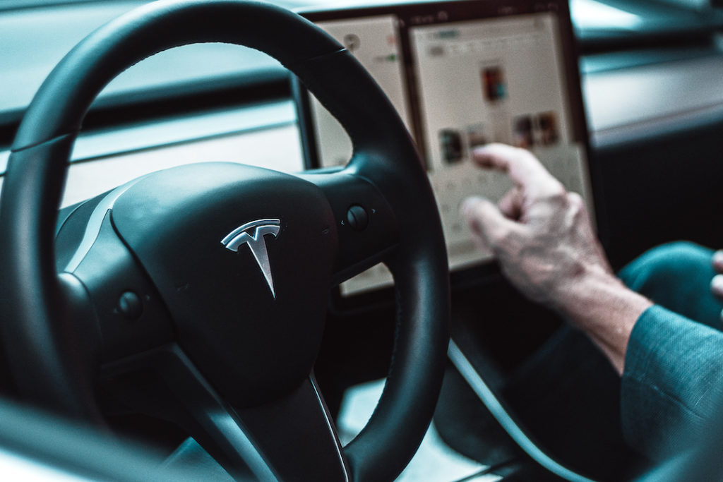 Tesla Dating                                     La app de citas de propietarios de Tesla