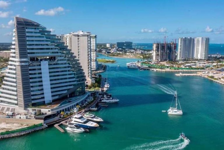 Protección Civil certifica a Shark Tower