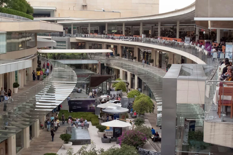 Cae 26% construcción de centros comerciales