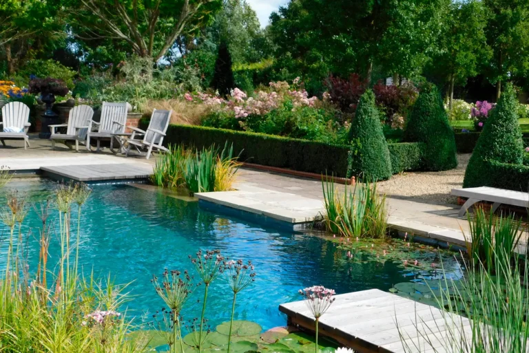 Piscinas naturales, una alternativa ecológica para refrescarte y disfrutar de tu hogar