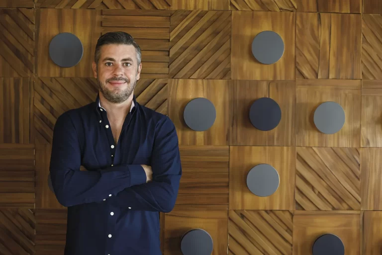 Un viaje de pasión y éxito en la industria hotelera y gastronómica