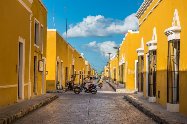 Izamal, El Pueblo Amarillo que Guarda el Alma de Yucatán