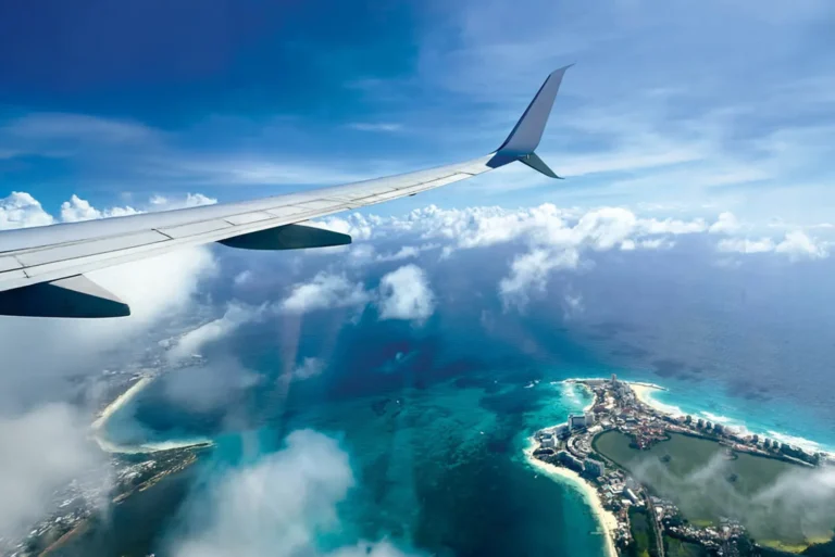 CANCÚN El salto del paraíso turístico al nodo financiero global 